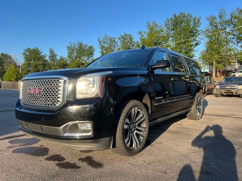 Used 2017 GMC Yukon XL Denali image 7