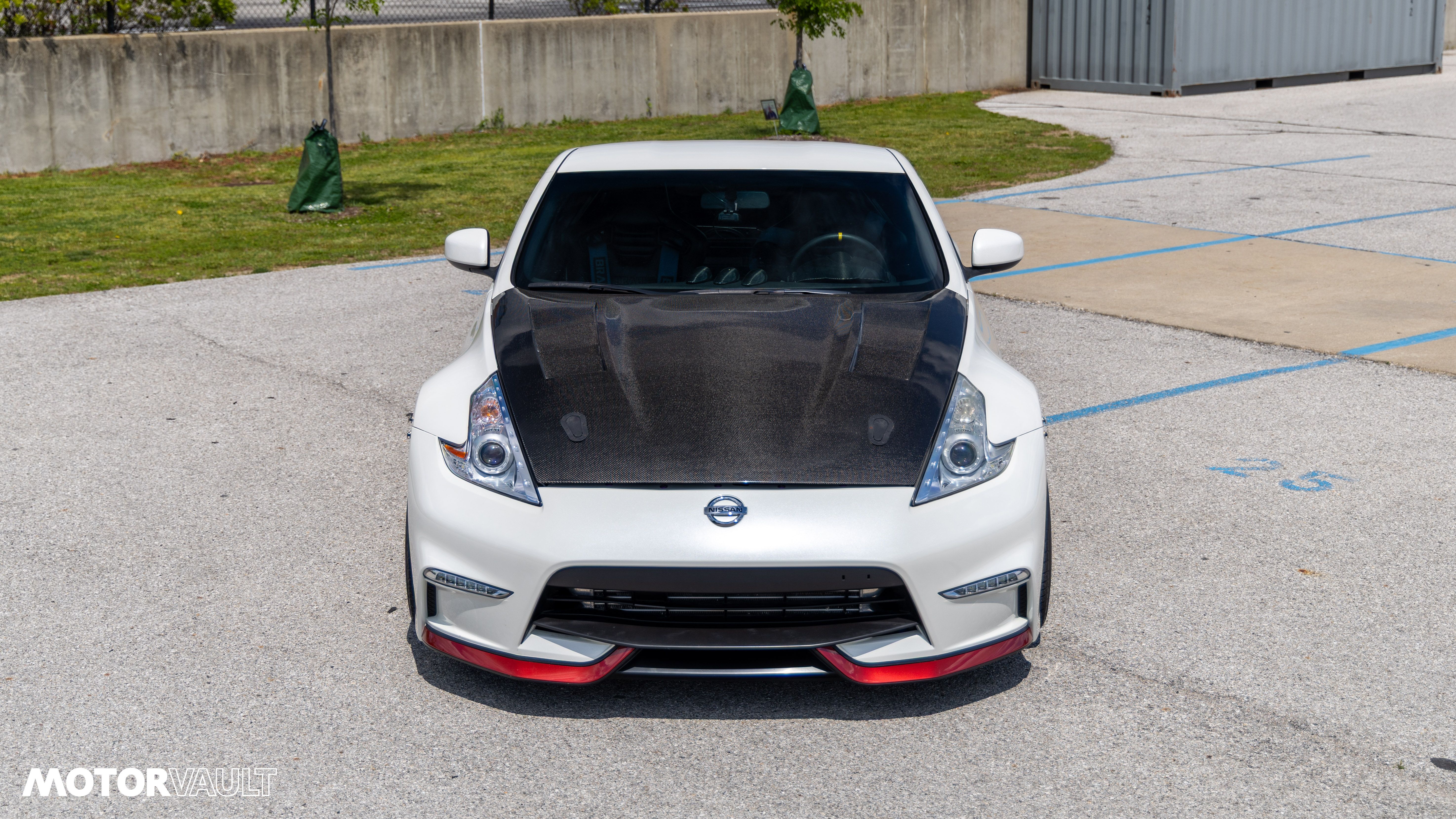 Used 2013 Nissan 370Z Coupe RWD image 2