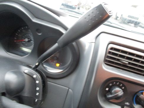 Used 2002 Nissan Frontier XE image 28