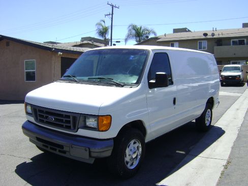 Used 2006 Ford E-250 and Econoline 250 UNAVAIL RWD image 4