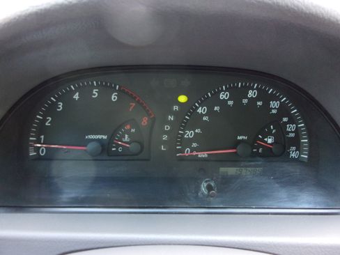 Used 2004 Toyota Camry XLE FWD image 12