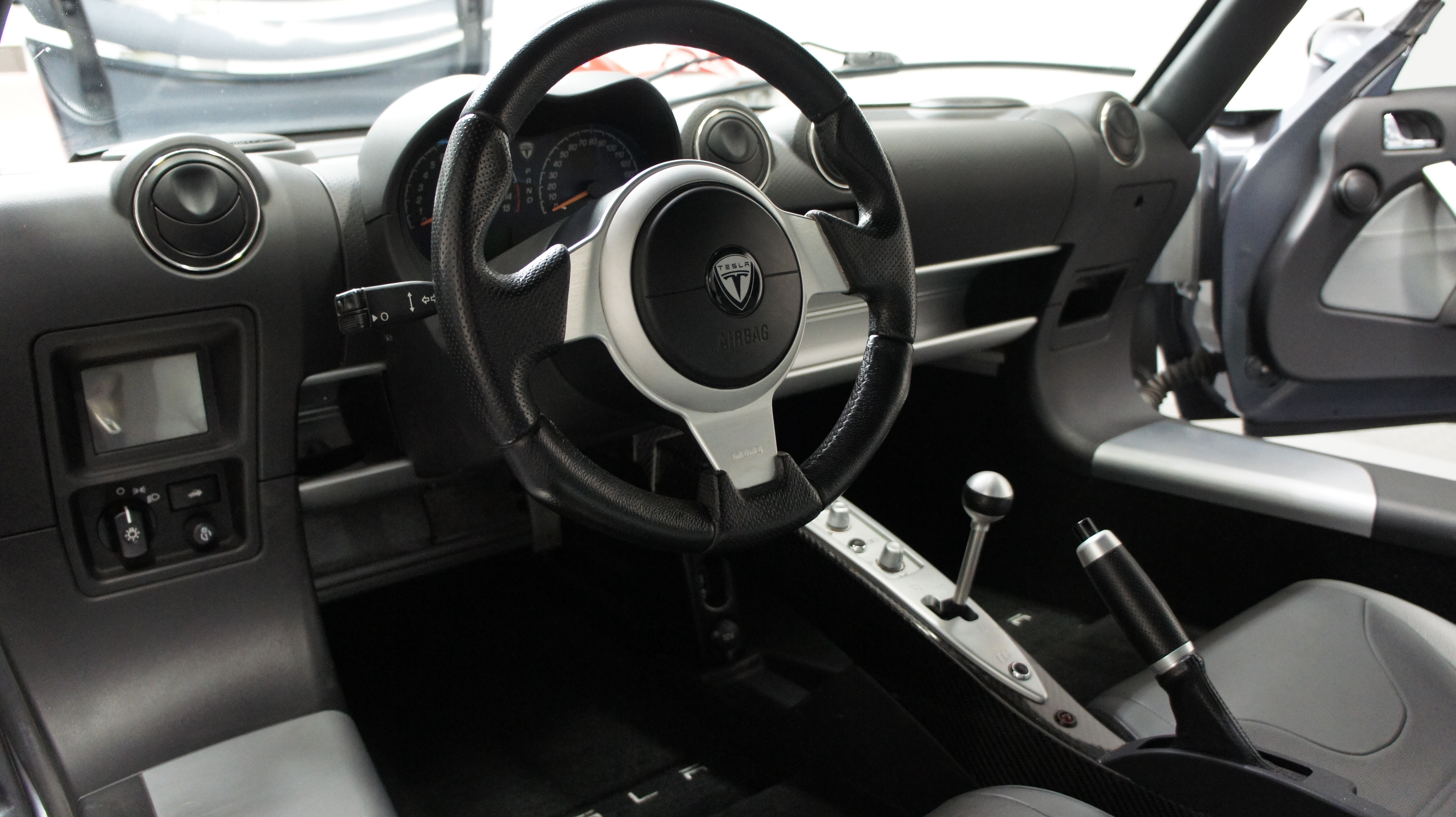 Used 2008 Tesla Roadster RWD image 23