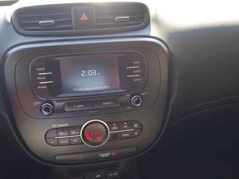 Used 2017 Kia Soul + image 26