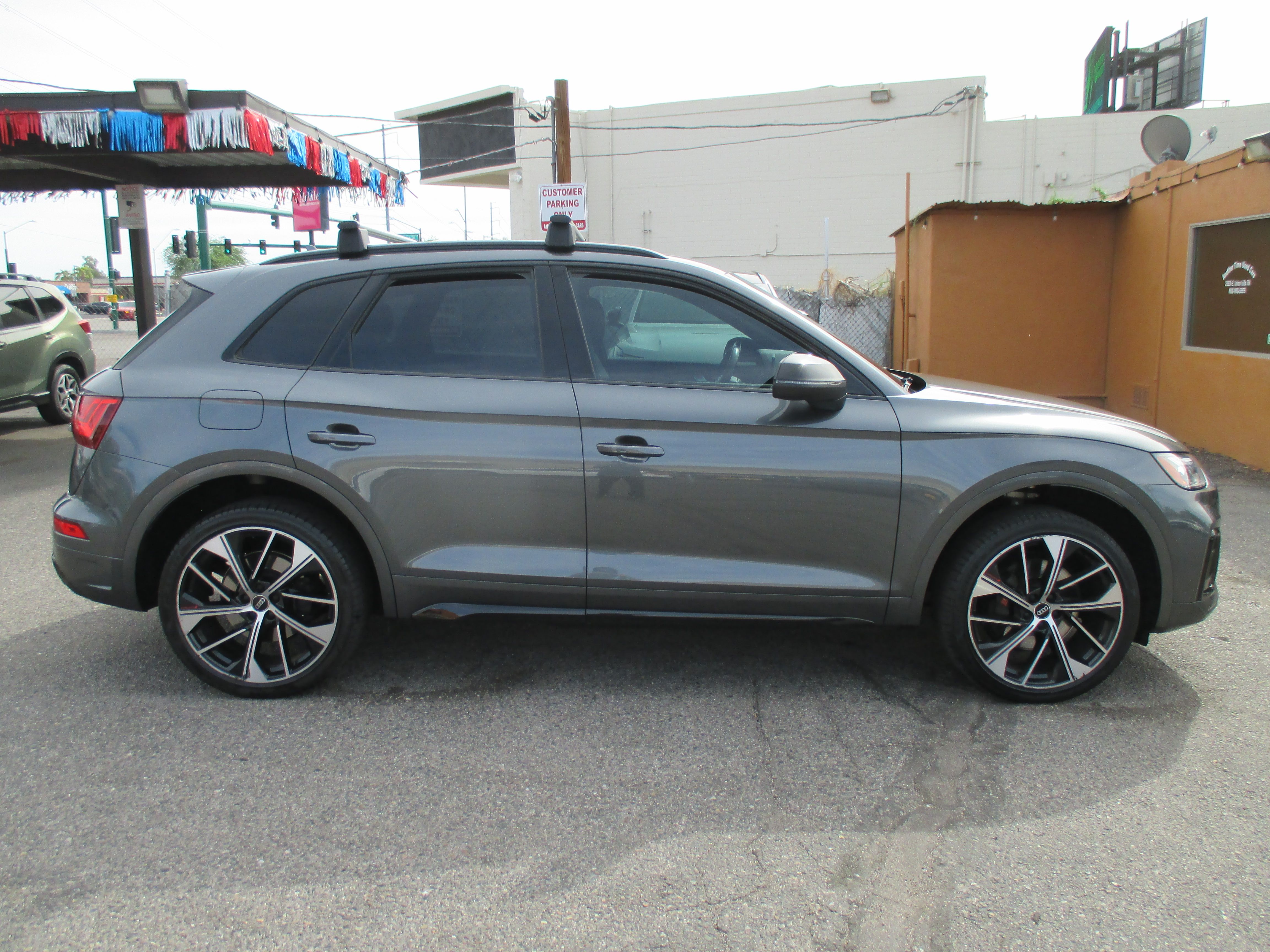 Used 2022 Audi SQ5 Premium Plus w/ Luxury Package AWD/4WD image 1