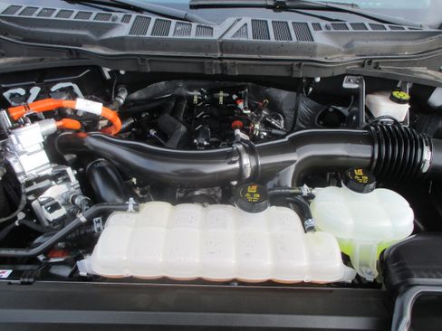 Used 2024 Ford F150 XLT image 27