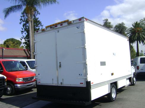 Used 2005 Ford E-450 and Econoline 450 UNAVAIL RWD image 7