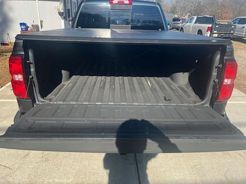 Used 2018 Chevrolet Silverado 1500 LT image 19