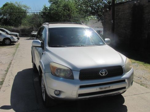 Used 2008 Toyota RAV4 Sport image 2