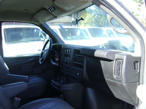 Used 2011 Chevrolet Express 2500 LS image 11