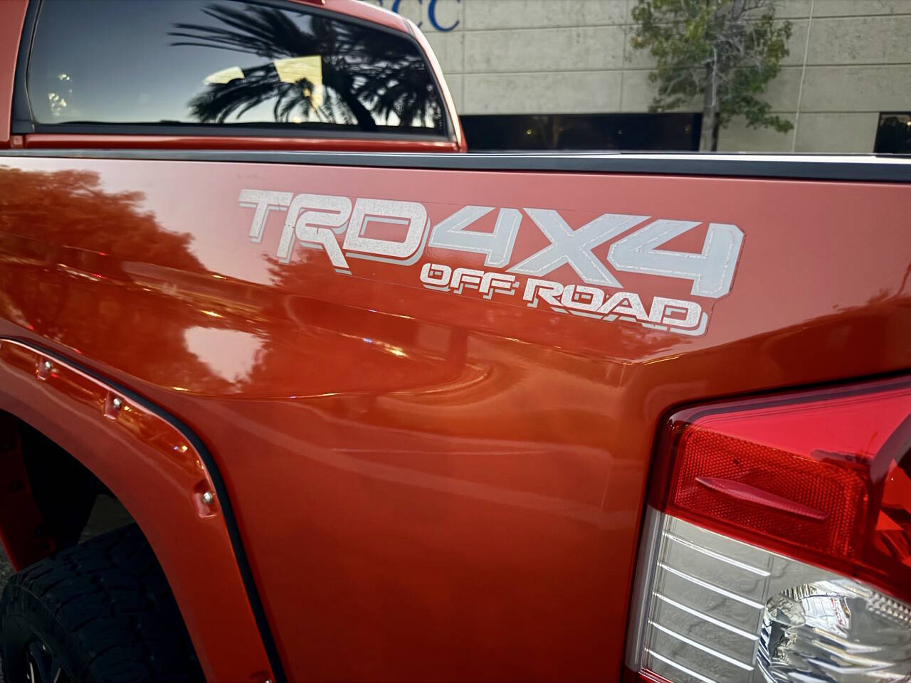 Used 2016 Toyota Tundra 4x4 CrewMax w/ SR5 & TRD Pkgs image 34