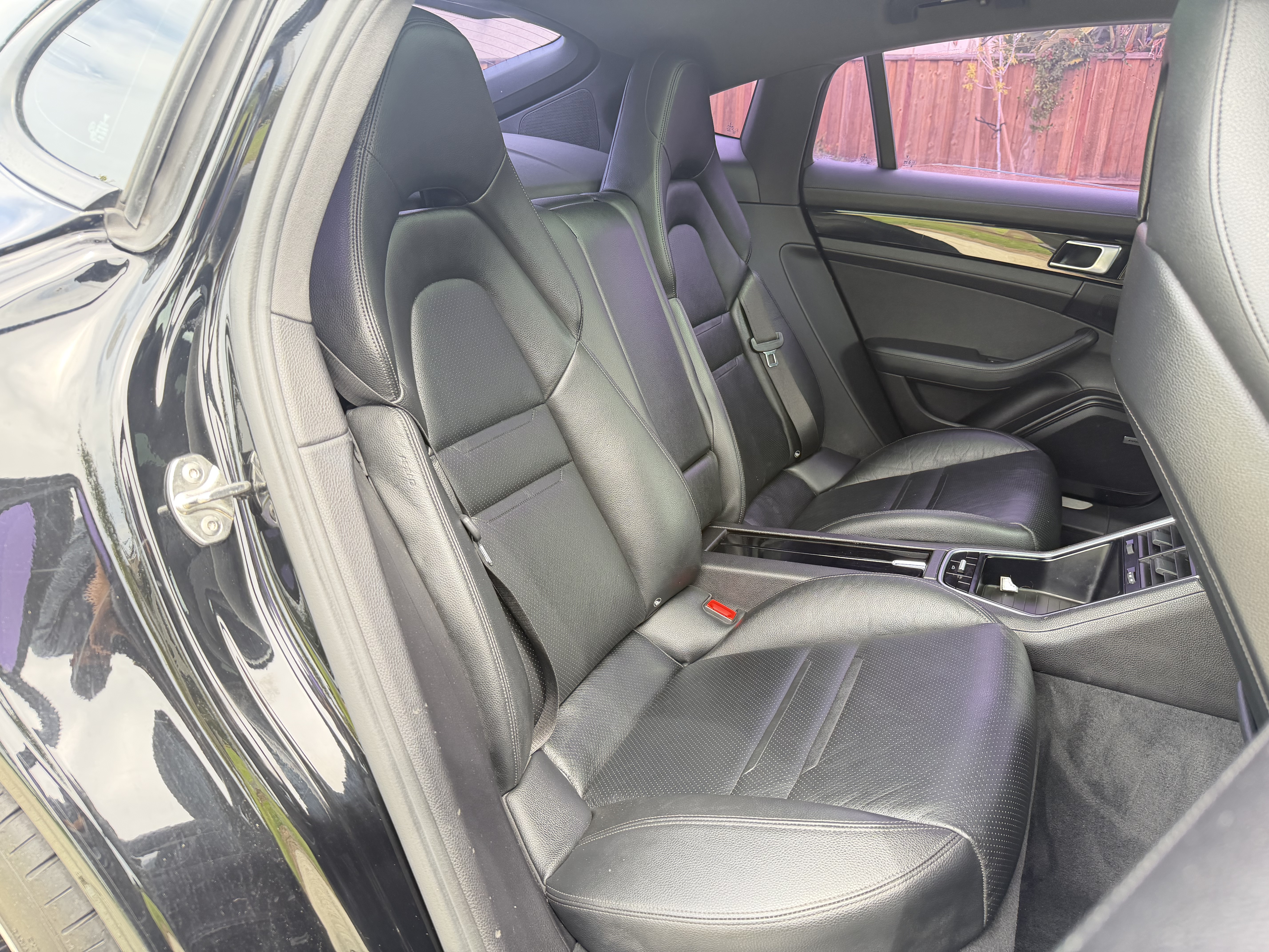 Used 2018 Porsche Panamera 4 image 21