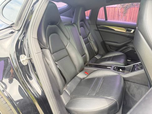 Used 2018 Porsche Panamera 4 image 21