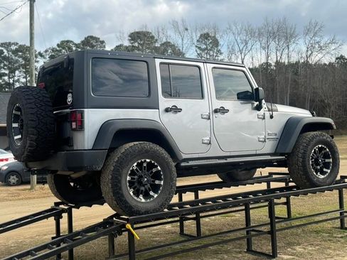 Used 2015 Jeep Wrangler 4xe Unlimited Sahara image 4