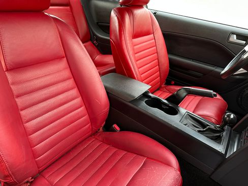 Used 2006 Ford Mustang GT image 14