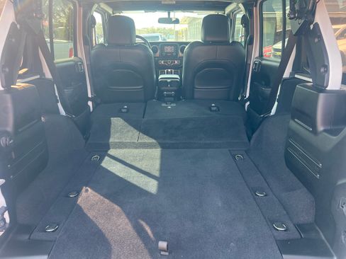 Used 2020 Jeep Wrangler Freedom Edition image 21