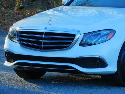 Used 2018 Mercedes-Benz E 300 image 10