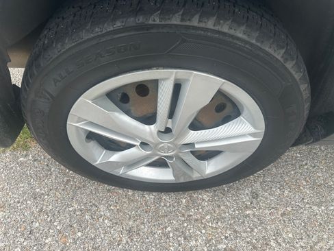 Used 2021 Nissan Kicks S image 8