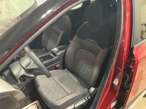 Used 2025 Nissan Kicks SV image 7