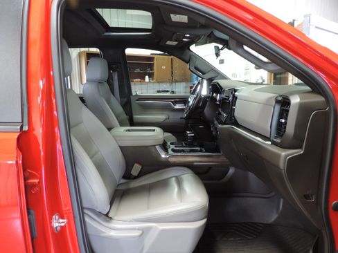 Used 2022 Chevrolet Silverado 1500 4x4 Crew Cab LT Trail Boss image 26