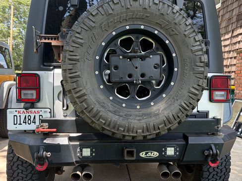 Used 2012 Jeep Wrangler 4WD Unlimited Rubicon image 5