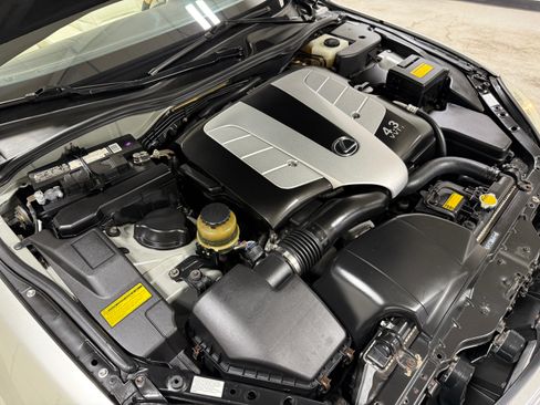 Used 2004 Lexus SC 430 Convertible RWD image 34