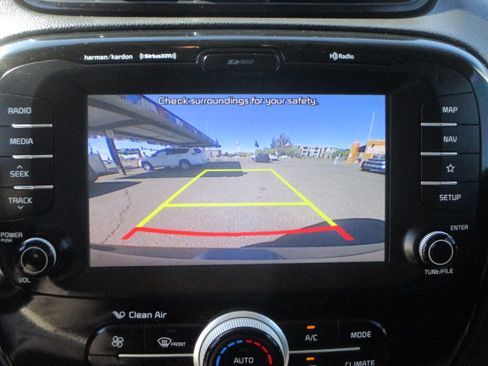 Used 2019 Kia Soul + image 7