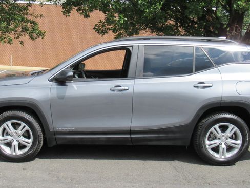 Used 2021 GMC Terrain AWD SLE image 4