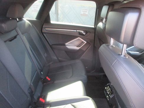 Used 2020 Audi Q3 quattro 2.0T Premium w/ S Line AWD/4WD image 15