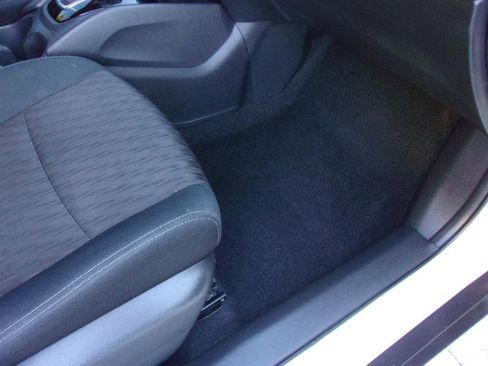 Used 2018 Nissan Rogue S image 18