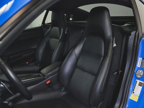 Used 2022 Porsche 718 Cayman S image 3