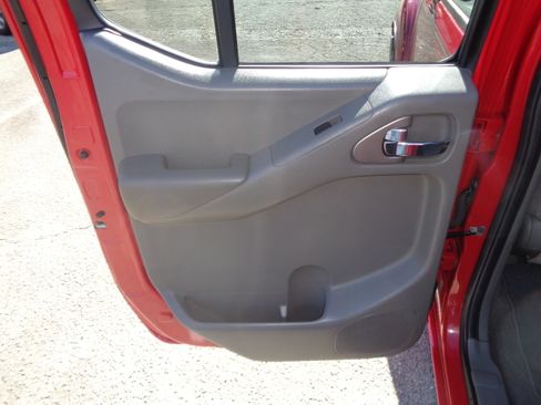 Used 2008 Nissan Frontier SE image 28