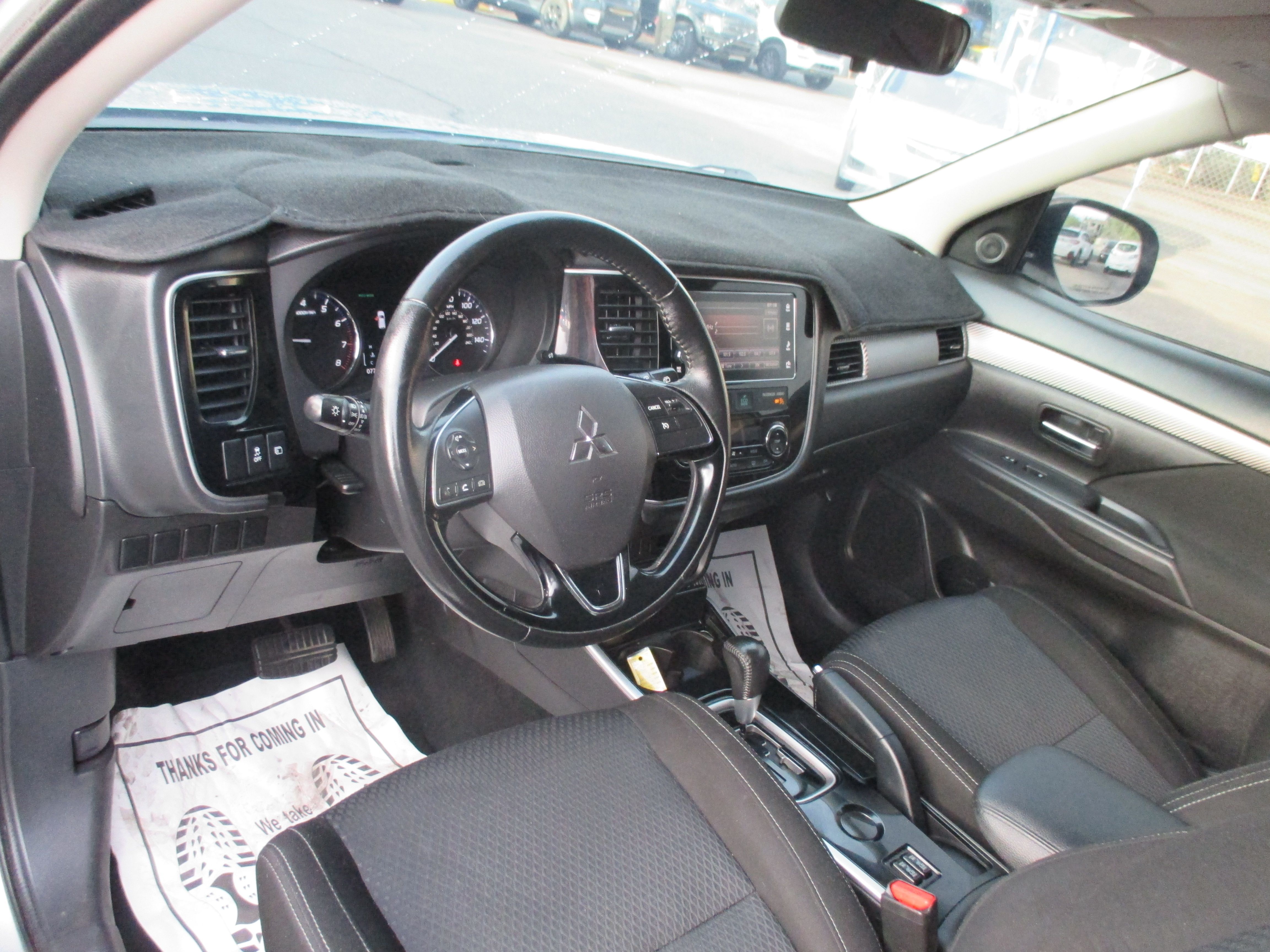Used 2018 Mitsubishi Outlander SE w/ Tech Package FWD image 10