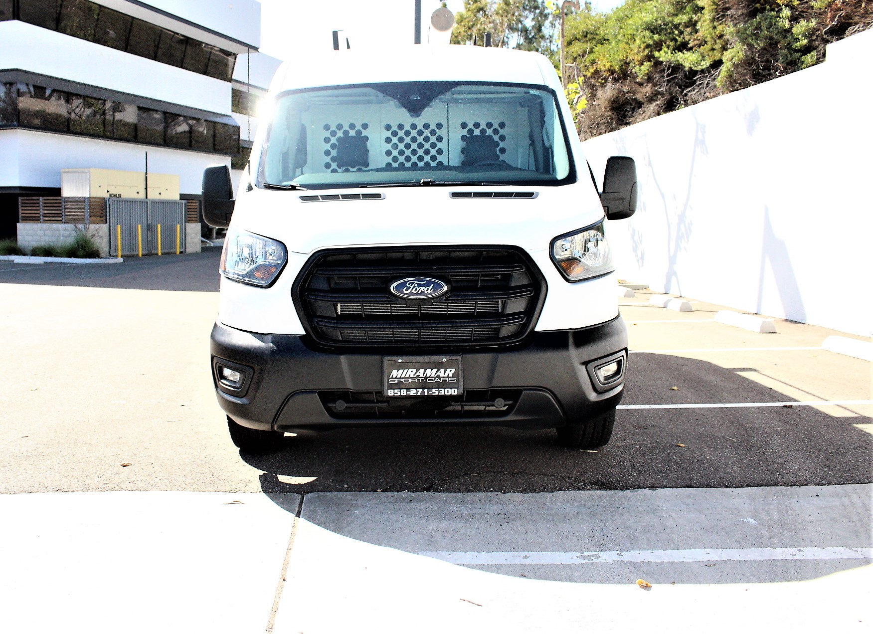 Used 2020 Ford Transit 250 Medium Roof RWD image 4
