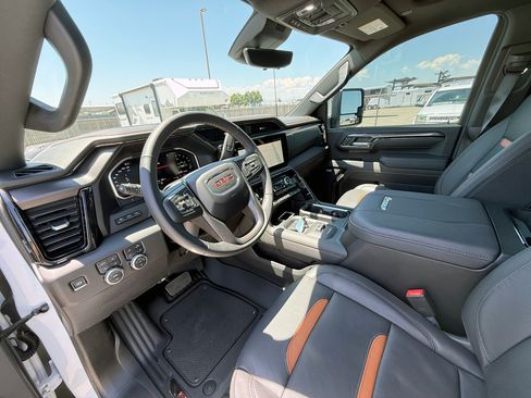 Used 2026 GMC Sierra 3500 4x4 Crew Cab AT4 image 12