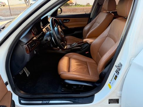 Used 2011 BMW 335i image 12