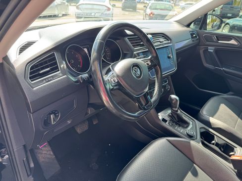 Used 2018 Volkswagen Tiguan SEL image 8