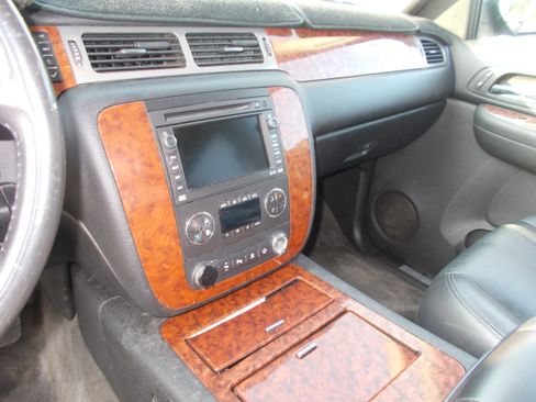 Used 2008 Chevrolet Avalanche 4x4 image 8