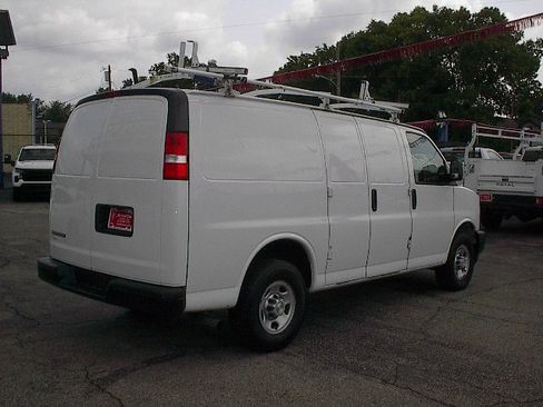 Used 2020 Chevrolet Express 3500 UNAVAIL RWD image 4