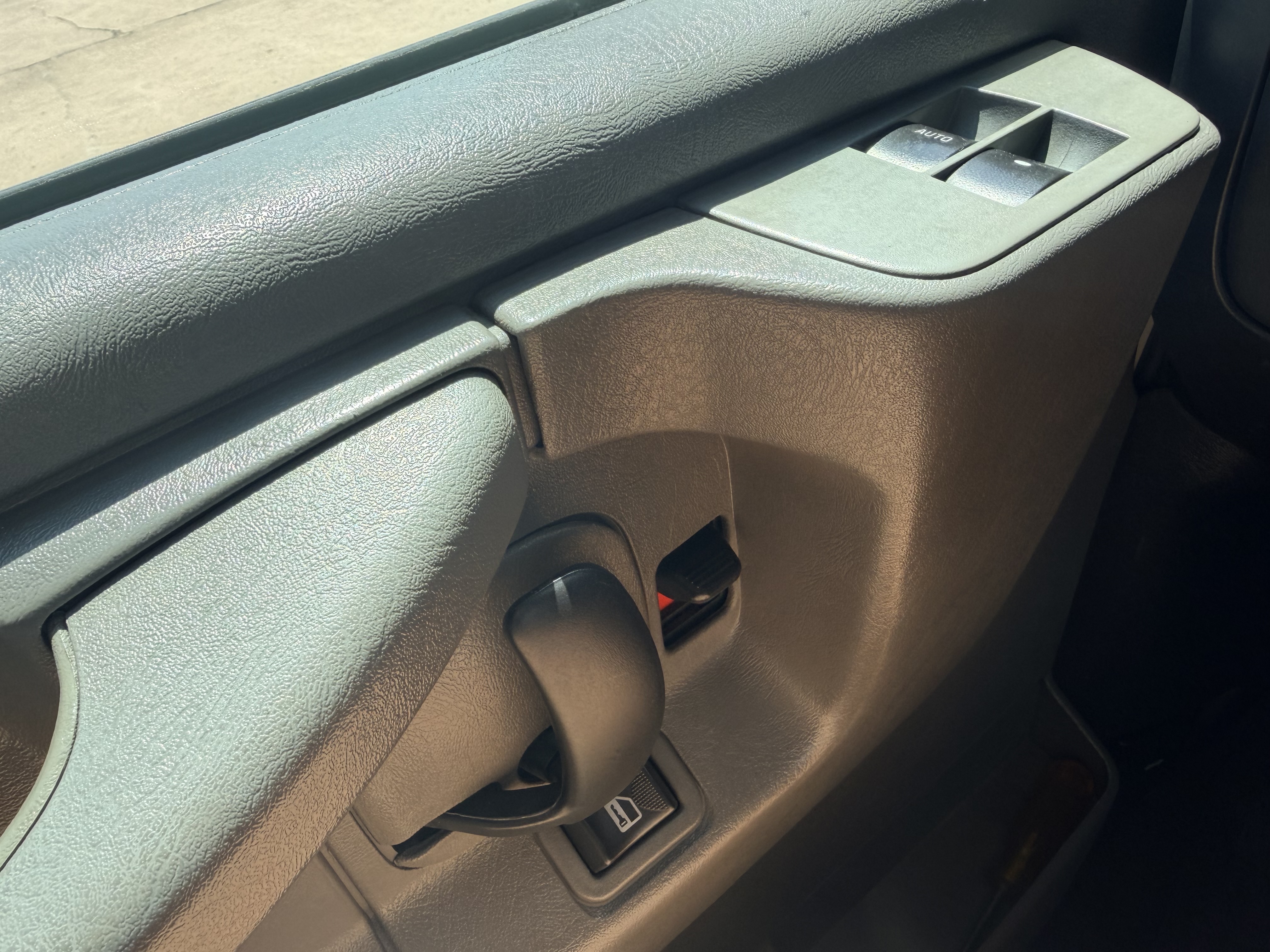 Used 2014 Chevrolet Express 2500 RWD image 10
