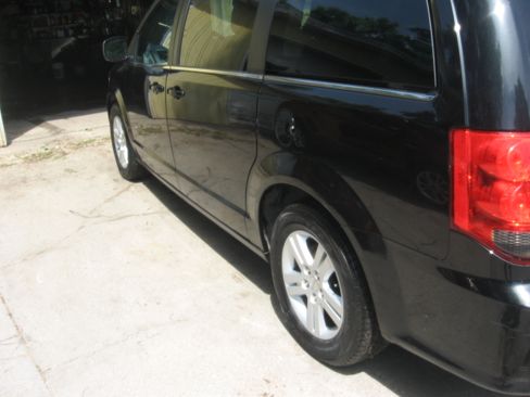Used 2019 Dodge Grand Caravan SXT FWD image 6