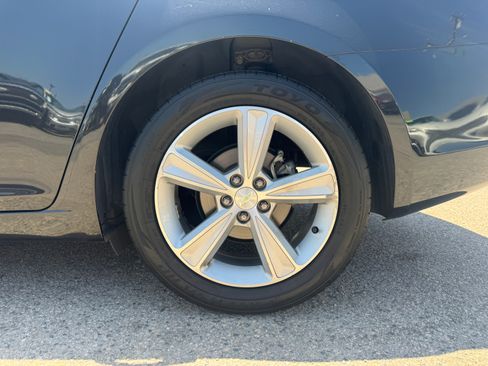 Used 2015 Chevrolet Cruze LT FWD image 17
