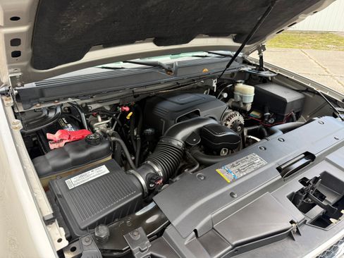 Used 2007 Chevrolet Suburban LT RWD image 18