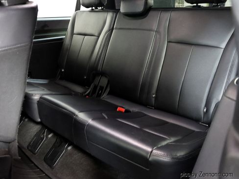 Used 2019 Ford Expedition Max XLT w/ Equipment Group 201A image 12