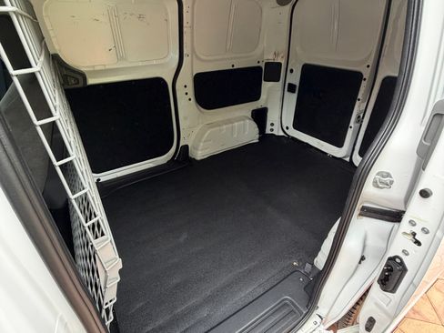 Used 2019 Nissan NV200 SV image 8