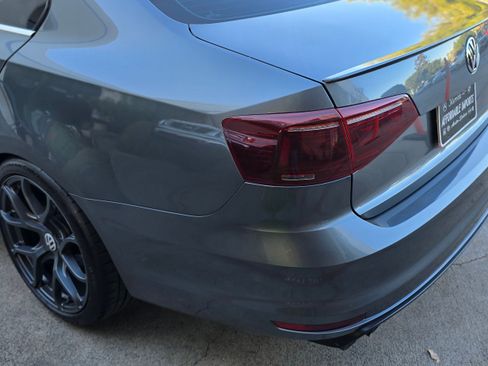Used 2017 Volkswagen Jetta SE image 36