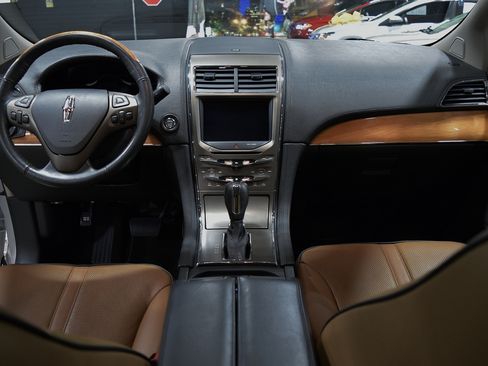 Used 2011 Lincoln MKX AWD w/ Elite Package image 27