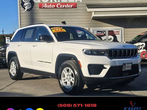 Used 2024 Jeep Grand Cherokee Laredo image 1