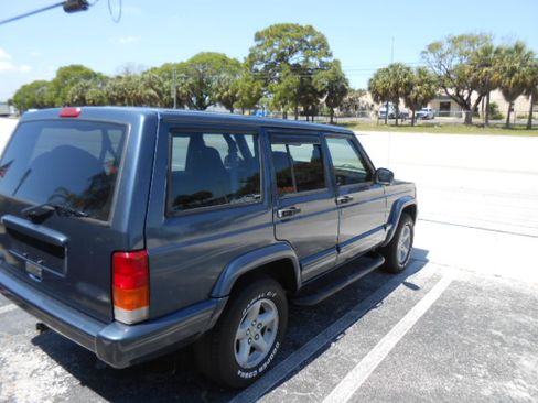 Used 2001 Jeep Cherokee 2WD Sport 4-Door image 5