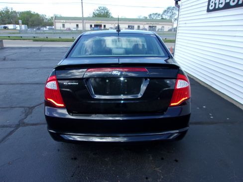 Used 2011 Ford Fusion S FWD image 3
