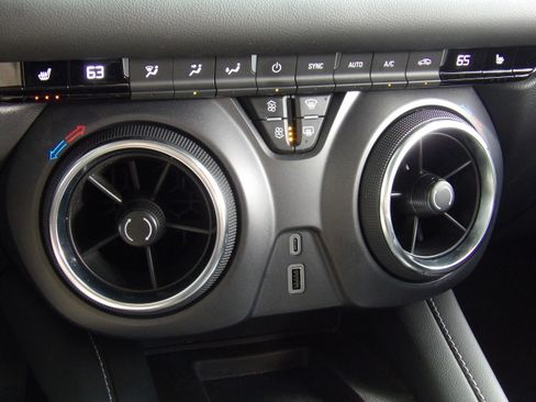 Used 2024 Chevrolet Blazer FWD LT w/ 2LT image 7
